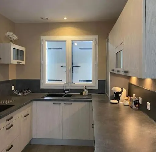 Petit Nid Douillet Mitoyen A Auterive (Haute-Garonne)