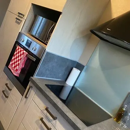 Petit Nid Douillet Mitoyen A * Auterive (Haute-Garonne)